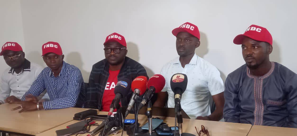 Guinée : le FNDC charge le CNRD, le met en garde et sonne la mobilisation (déclaration).