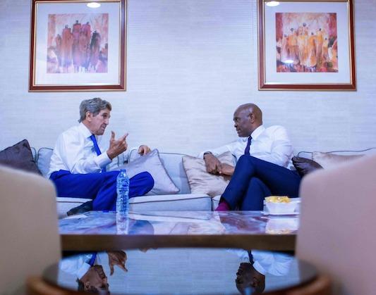 L’Afrique et le changement climatique : Une conversation avec le sénateur américain John Kerry en prélude à la COP27 – Tony O.Elumelu