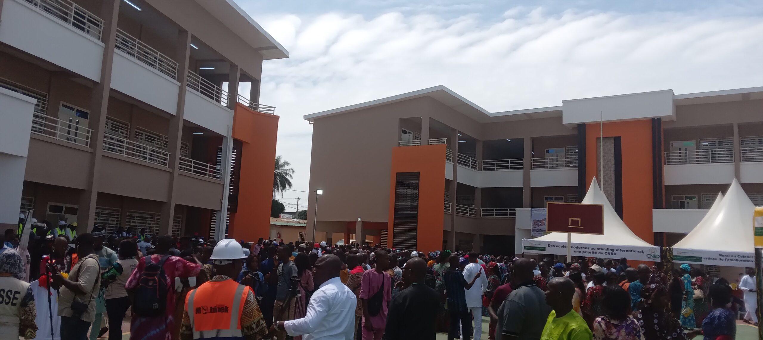 Conakry : l’école construite sur l’ancien domicile de Cellou Dalein baptisée Diawadou Barry.