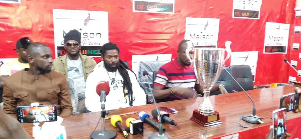 Culture: Takana Zion dédie son trophée au peuple de Guinée.