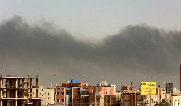 Nouvelles explosions à Khartoum malgré les appels à cesser les hostilités.