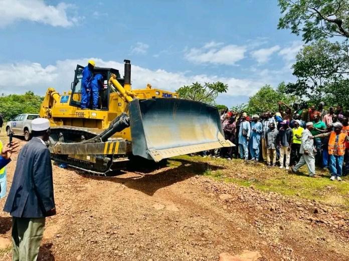 Guicopres BTP, démarre les travaux de construction et de bitumages de route dans quatre villes.