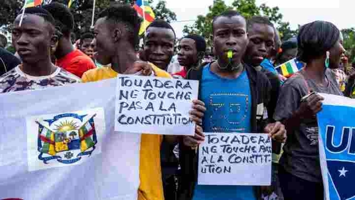 Afrique: la tentation en plus le plus répandue du troisième mandat présidentiel