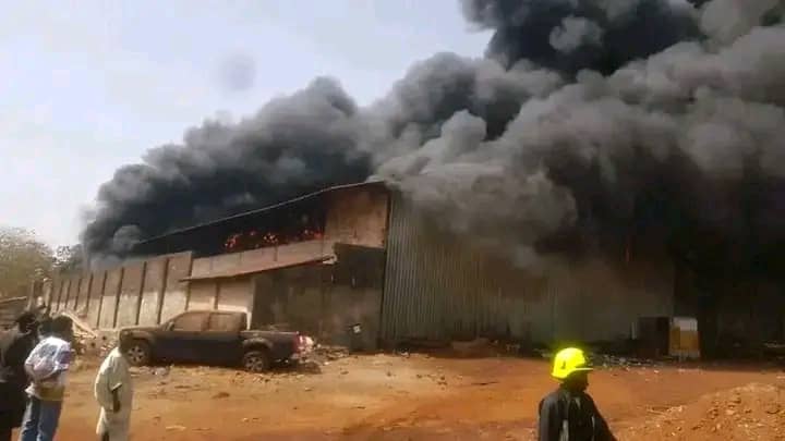 Incendie d’un entrepôt de l’EDG à Hamdallaye-Cepertam