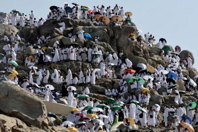 Hajj: marée de fidèles au mont Arafat sous une chaleur extrême