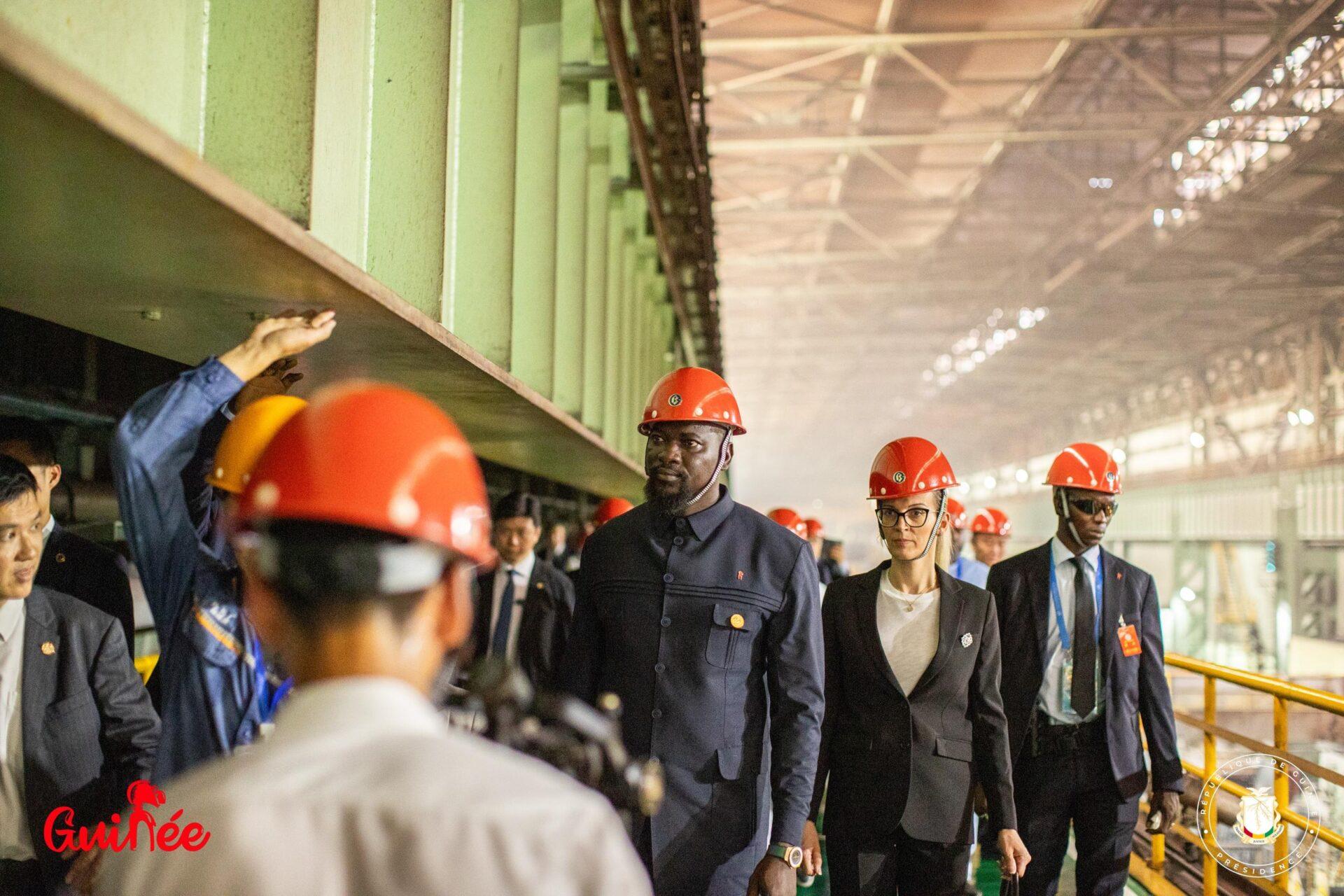 Shanghaï (Chine) : en marge du FOCAC, le président Mamadi Doumbouya visite les installations du géant de l’acier BAOWU