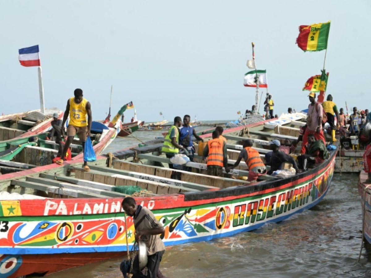 Sénégal: une pirogue avec des morts découverte au large de Dakar