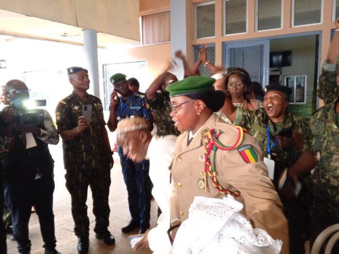 An 66 de l’armée guinéenne : la générale Fatoumata Yarie Soumah rend hommage aux anciens combattants.