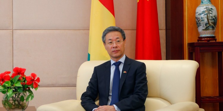 L’intimidation tarifaire est impopulaire et le multilatéralisme est la bonne voie (Par S.E.M. HUANG Wei)