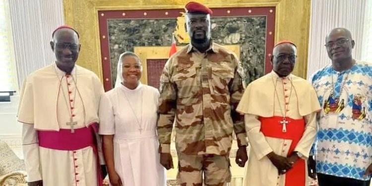 Le Président Mamadi Doumbouya apporte son soutien au Cardinal Robert Sarah