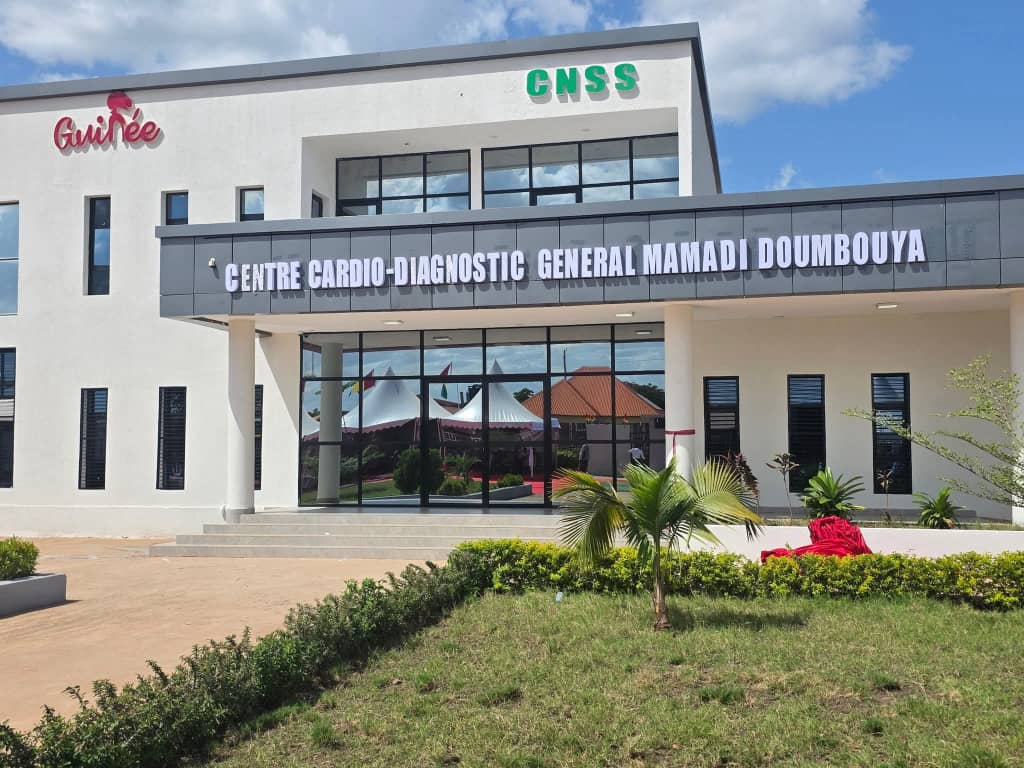 Guinée: le Général Doumbouya inaugure le centre de diagnostic et de cardiologie de Kankan 