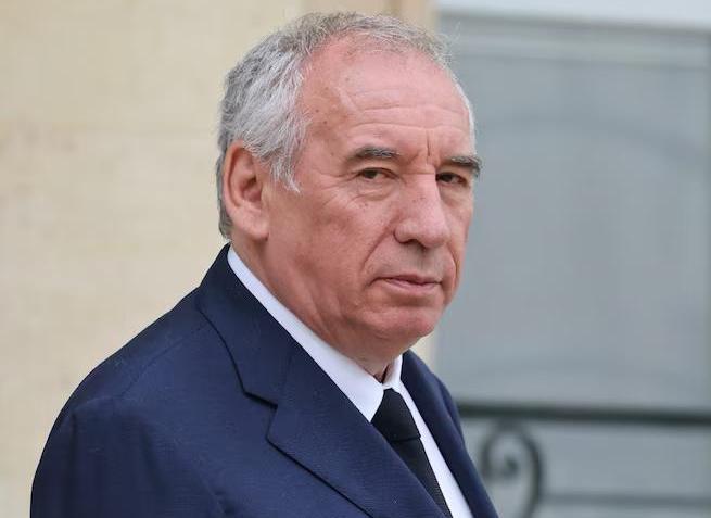 France : Le gouvernement de François Bayrou renversé…