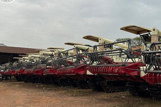 Mécanisation Agricole : Le Gouvernement Guinéen dote les agriculteurs de 53 nouvelles moissonneuses-batteuses