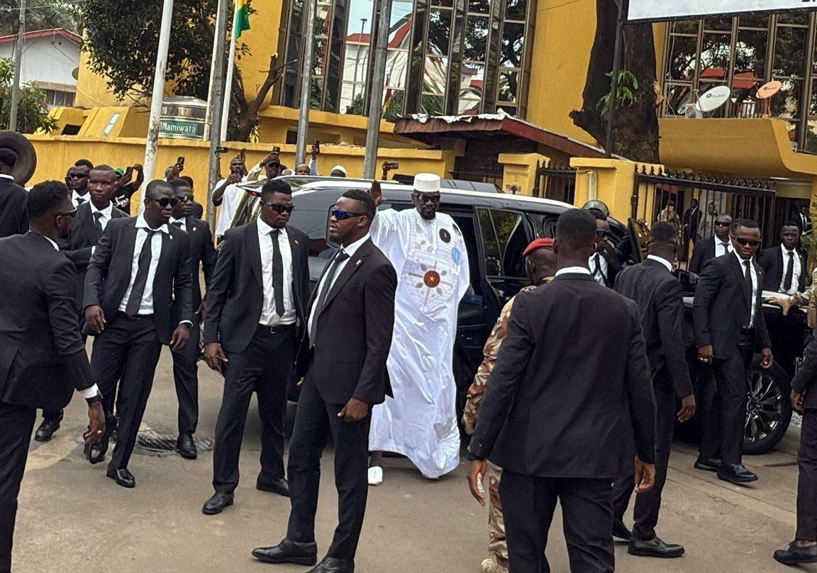 Scrutin du 28 decembre 2025 : Mamadi Doumbouya dépose sa candidature à la Cour Suprême