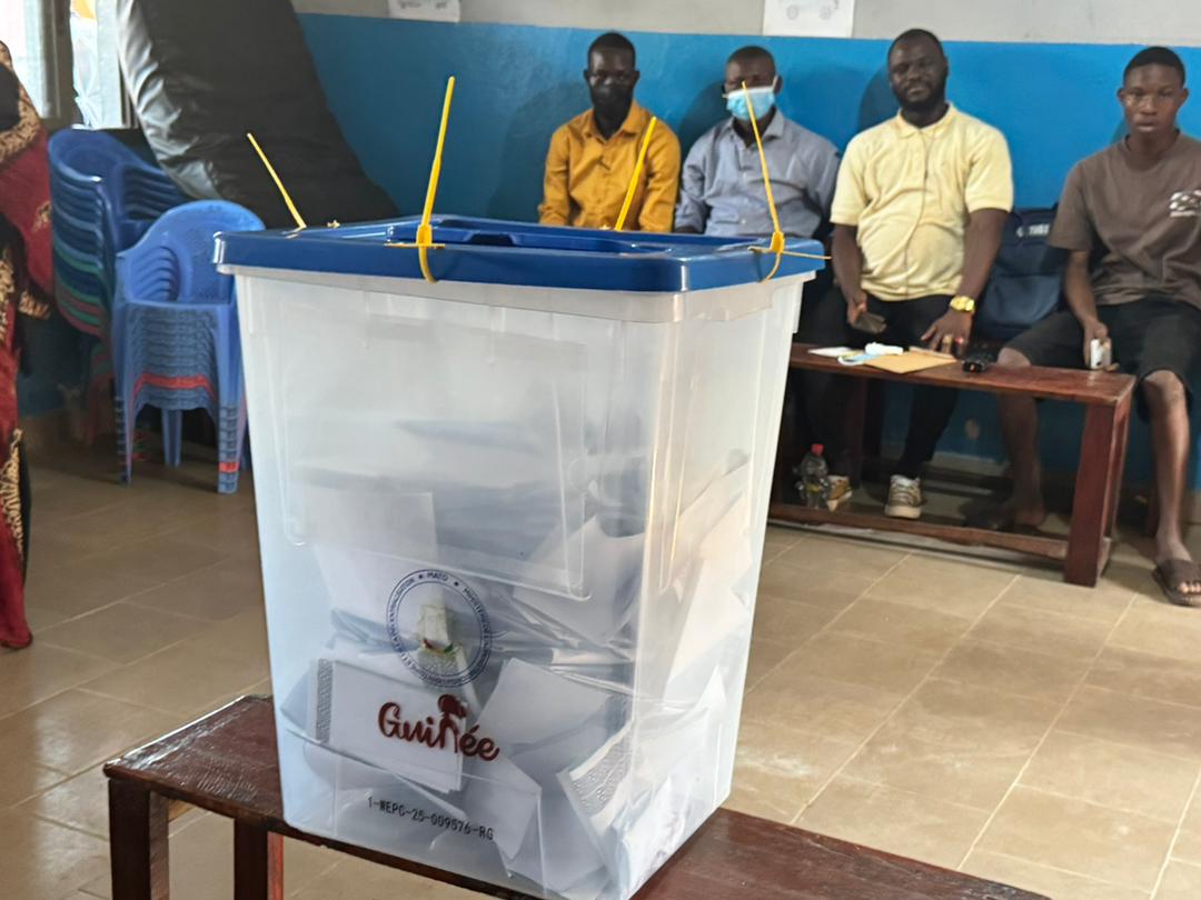 Matoto : le vote démarre dans la sérénité, marqué par une forte mobilisation matinale