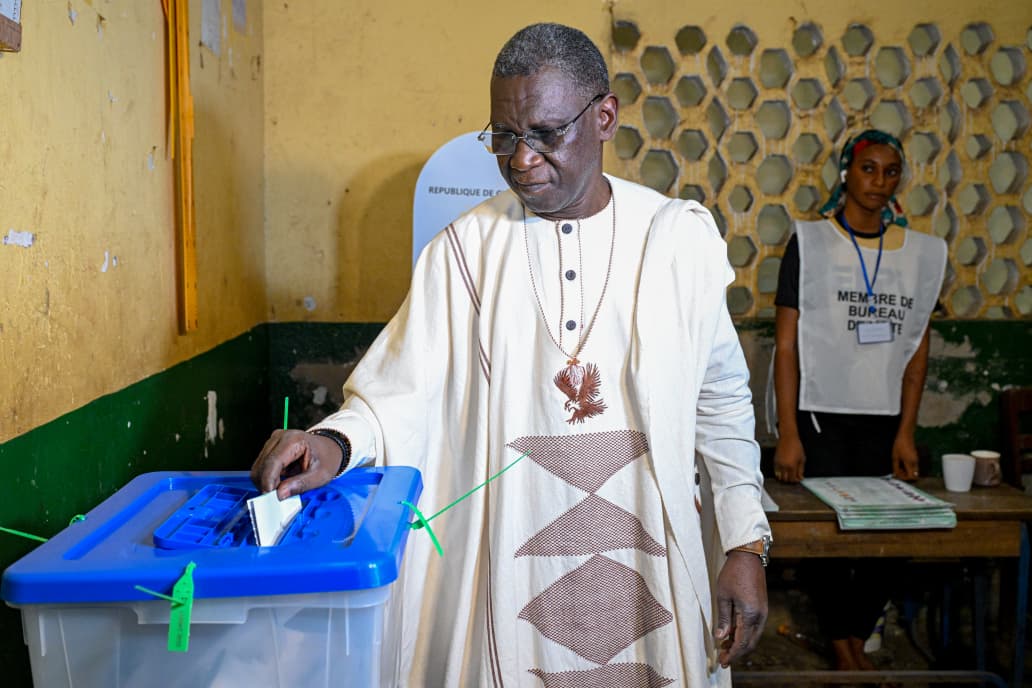 Présidentielle du 28 décembre 2025 : Ahmed Kanté vote à Dixinn et salue un scrutin apaisé