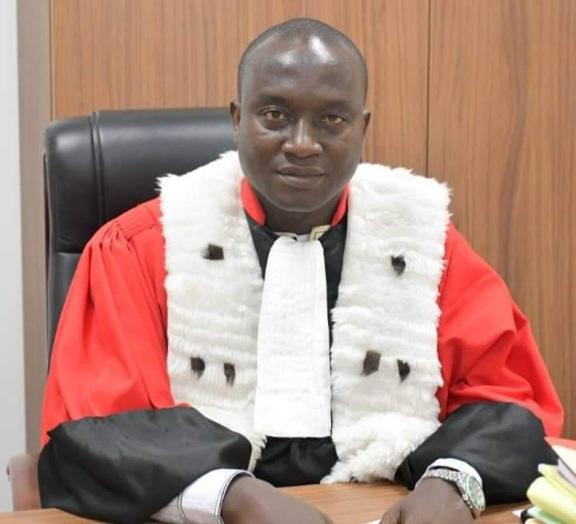 AFFAIRE ALGASSIMOU DIALLO : L&rsquo;EX-AVOCAT GÉNÉRAL PRÈS LA COUR SUPRÊME RADIÉ DE LA MAGISTRATURE ET DÉCHU DE SON GRADE DE COMMANDEUR