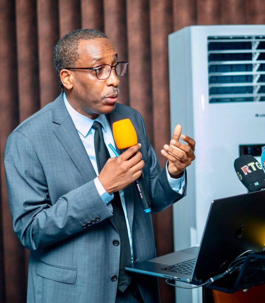 Bakary Sylla, DG de la CNSS, rappelle les obligations sociales aux établissements publics