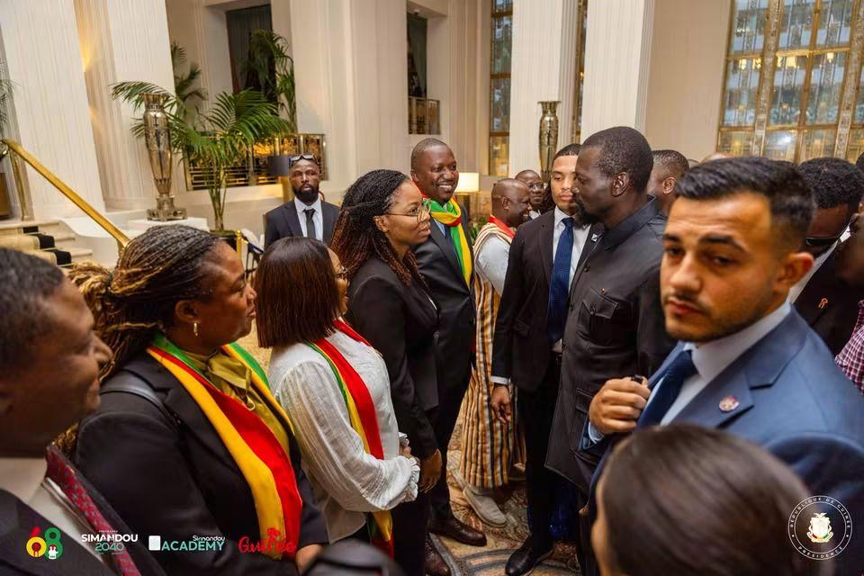 ASSEMBLÉE GÉNÉRALE DE L’ONU:  Mamadi Doumbouya est arrivé à New York sous les acclamations de la diaspora guinéenne