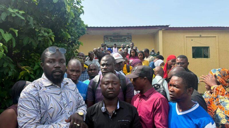 Crise dans l&rsquo;éducation à Conakry : les enseignants contractuels appellent au boycott des classes et accusent les syndicats de « trahison »