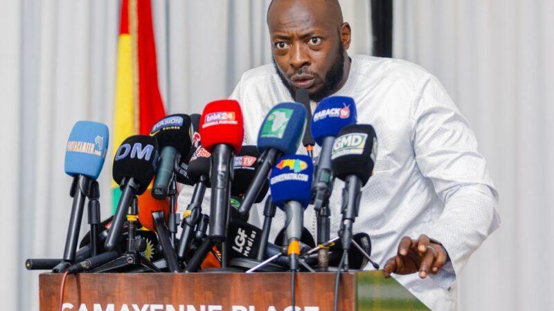LES PORTE-PAROLES DE LA PRESIDENCE ET DU GOUVERNEMENT FACE A LA PRESSE : GRACE PRESIDENTIELLE, SANTE, ENVIRONNEMENT ET UNITE NATIONALE AU CŒUR DES ECHANGES